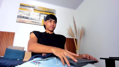 Snapshot of zander_2120 chatting on November 5, 1:33 pm Zander online show from November 5, 1:33 pm