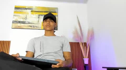 Snapshot of zander_2120 chatting on November 9, 1:31 pm Zander online show from November 9, 1:31 pm