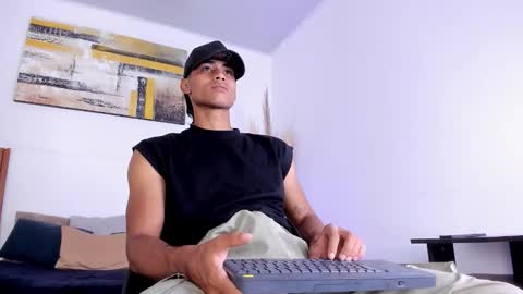 Snapshot of zander_2120 chatting on November 15, 1:40 pm Zander online show from November 15, 1:40 pm