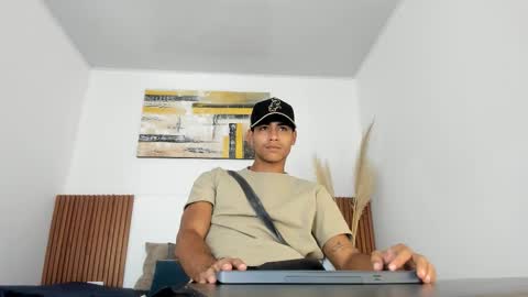 Snapshot of zander_2120 chatting on February 21, 2:18 pm Zander online show from February 21, 2:18 pm