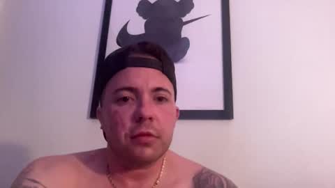 Snapshot of zander_9x6 chatting on January 11, 9:58 am Hung 10 X 6.5 online show from January 11, 9:58 am