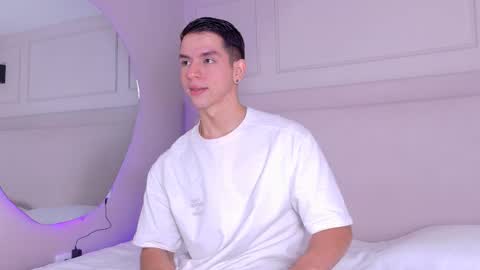 Snapshot of zanedawson chatting on September 24, 3:54 am Zane Dawson online show from September 24, 3:54 am