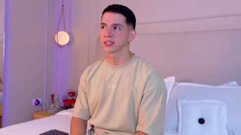 Snapshot of zanedawson chatting on November 15, 12:19 am Zane Dawson online show from November 15, 12:19 am