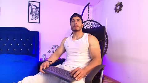 Snapshot of zanemaverick chatting on September 9, 12:05 pm zanemaverick online show from September 9, 12:05 pm