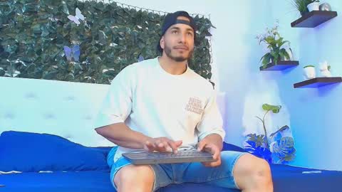 Snapshot of zanemaverick chatting on October 11, 11:42 am zanemaverick online show from October 11, 11:42 am