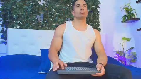 Snapshot of zanemaverick chatting on October 14, 12:06 pm zanemaverick online show from October 14, 12:06 pm