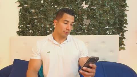 Snapshot of zanemaverick chatting on October 18, 11:55 am zanemaverick online show from October 18, 11:55 am