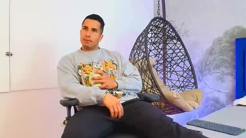 Snapshot of zanemaverick chatting on November 5, 11:54 am zanemaverick online show from November 5, 11:54 am