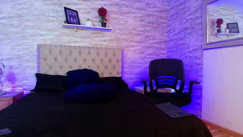 Snapshot of zanemaverick chatting on November 18, 12:31 pm zanemaverick online show from November 18, 12:31 pm