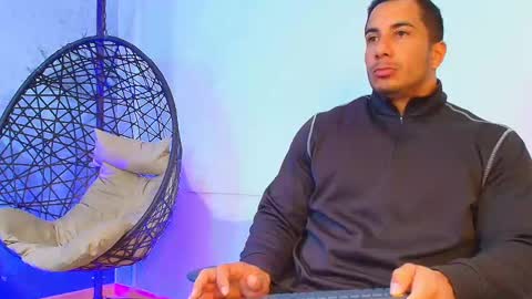 Snapshot of zanemaverick chatting on November 19, 11:54 am zanemaverick online show from November 19, 11:54 am