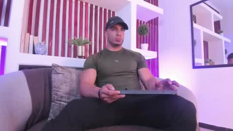 Snapshot of zanemaverick chatting on November 27, 11:45 am zanemaverick online show from November 27, 11:45 am