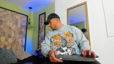 Snapshot of zanemaverick chatting on December 2, 11:48 am zanemaverick online show from December 2, 11:48 am