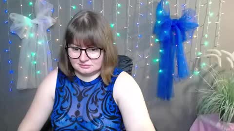 zannadreil online show from November 22, 7:02 pm