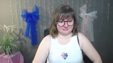 zannadreil online show from December 5, 7:32 pm