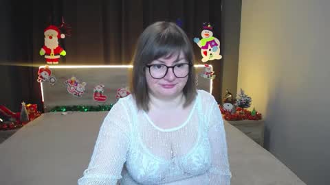 zannadreil online show from December 20, 7:10 pm