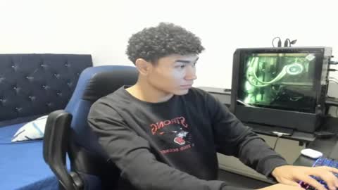 zanxley_ online show from December 7, 2:31 am