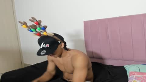 zanxley_ online show from December 9, 7:39 am