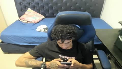 zanxley_ online show from December 26, 2:12 am