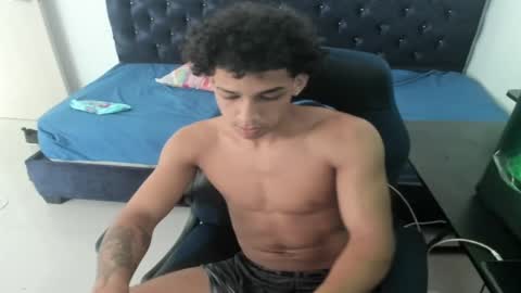 zanxley_ online show from December 28, 3:37 pm