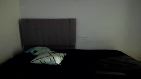 zanxley_ online show from January 5, 12:42 am