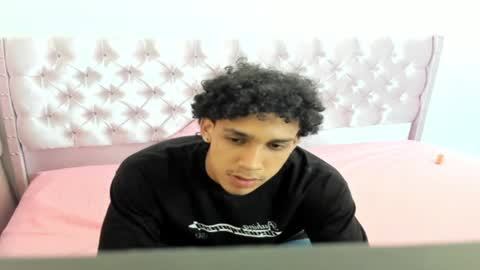 zanxley_ online show from January 10, 7:43 pm