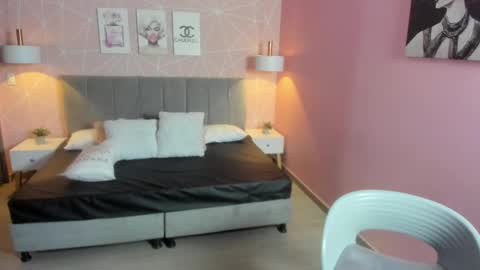 Zara Sweet  online show from February 14, 12:35 pm