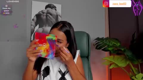 Snapshot of zara_leee chatting on March 4, 11:38 am Zara online show from March 4, 11:38 am