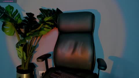 Zara online show from April 22, 4:15 am