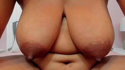 Snapshot of zara_lopez chatting on December 30, 7:32 pm zara lopez online show from December 30, 7:32 pm