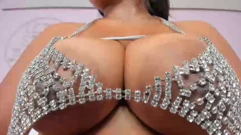 Snapshot of zara_lopez chatting on November 22, 7:35 pm zara lopez online show from November 22, 7:35 pm