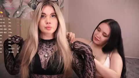 Snapshot of zara_shine chatting on April 24, 5:54 am Criss online show from April 24, 5:54 am