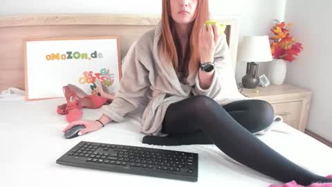 Snapshot of zaraagnes chatting on November 5, 7:52 am Agnes online show from November 5, 7:52 am