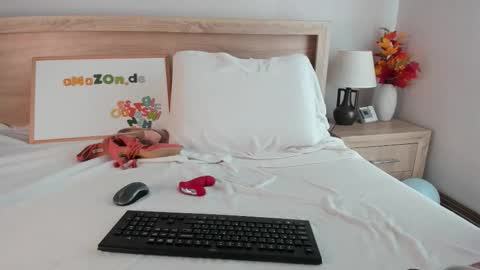 Snapshot of zaraagnes chatting on November 13, 10:03 am Agnes online show from November 13, 10:03 am