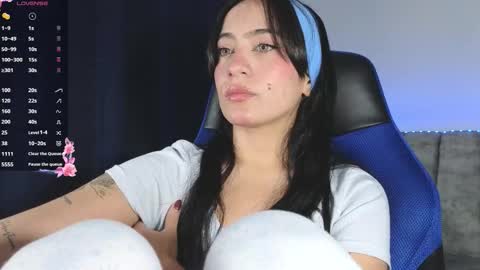 zaradames_ online show from February 17, 3:36 am