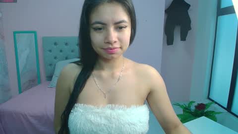 Snapshot of zarah_torres chatting on December 11, 2:22 pm Zarah online show from December 11, 2:22 pm