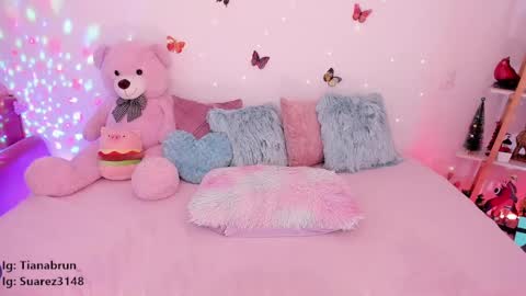 Zara online show from March 4, 3:26 pm