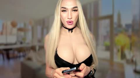 Snapshot of zarinastoun20 chatting on February 2, 8:51 pm ZARINA online show from February 2, 8:51 pm