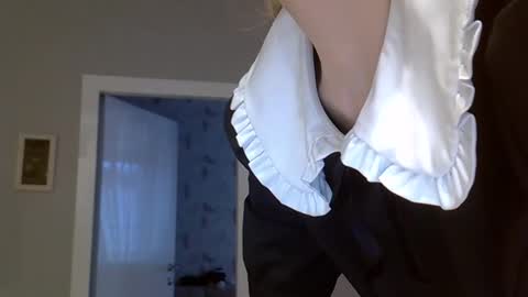 Snapshot of zarinaswift chatting on November 9, 10:13 am Zarina Swift online show from November 9, 10:13 am