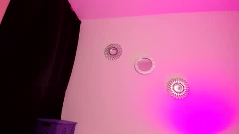 Snapshot of zaritha_li chatting on October 6, 10:23 am Zaritha Li online show from October 6, 10:23 am