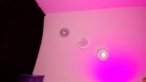 Zaritha Li online show from November 5, 10:26 am