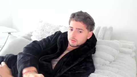 Snapshot of zaylanez chatting on November 4, 6:29 pm Zay lanez online show from November 4, 6:29 pm