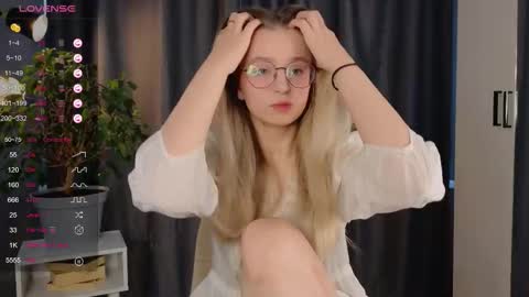 Avi online show from September 15, 1:22 pm