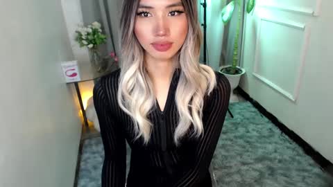 zelainalovetocum online show from January 31, 8:01 am