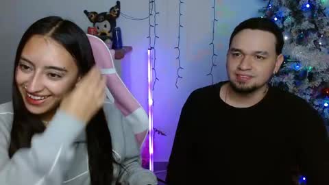 Snapshot of zelda_kuro chatting on December 2, 11:23 pm Zelda And Kuro online show from December 2, 11:23 pm