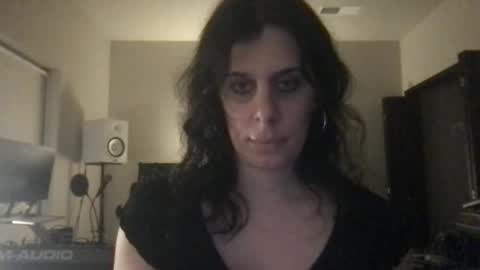 Snapshot of zeldasroom chatting on November 8, 7:30 am Zelda online show from November 8, 7:30 am