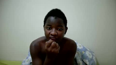 Snapshot of zellah chatting on February 8, 11:35 am zellah online show from February 8, 11:35 am