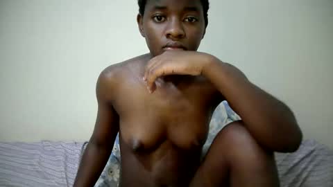 Snapshot of zellah chatting on February 21, 8:48 am zellah online show from February 21, 8:48 am