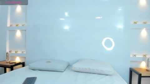 Zenda Evans online show from March 10, 3:56 am