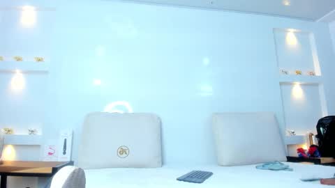 Zenda Evans online show from November 25, 3:39 am