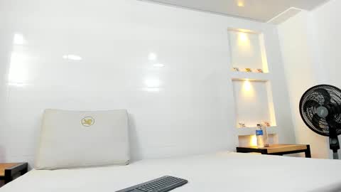 Snapshot of zenda_evans chatting on February 4, 3:34 am Zenda Evans online show from February 4, 3:34 am